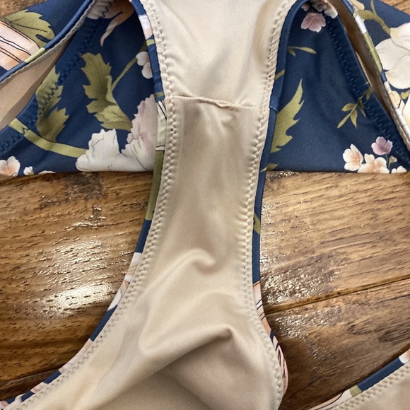 Spell & The Gypsy Bikini - Picture 13 of 14